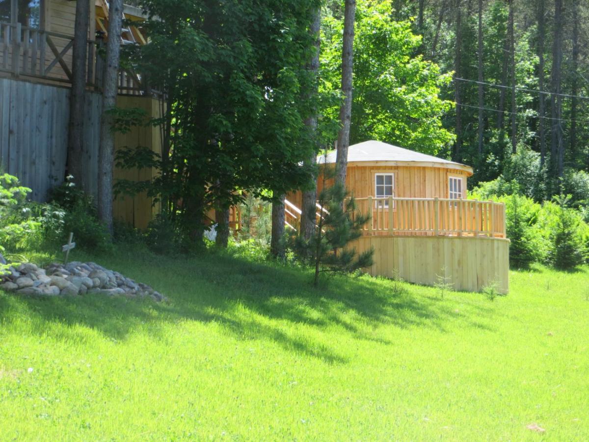 La Maison Sous Les Arbres Saint Roch de Mekinac Exterior photo