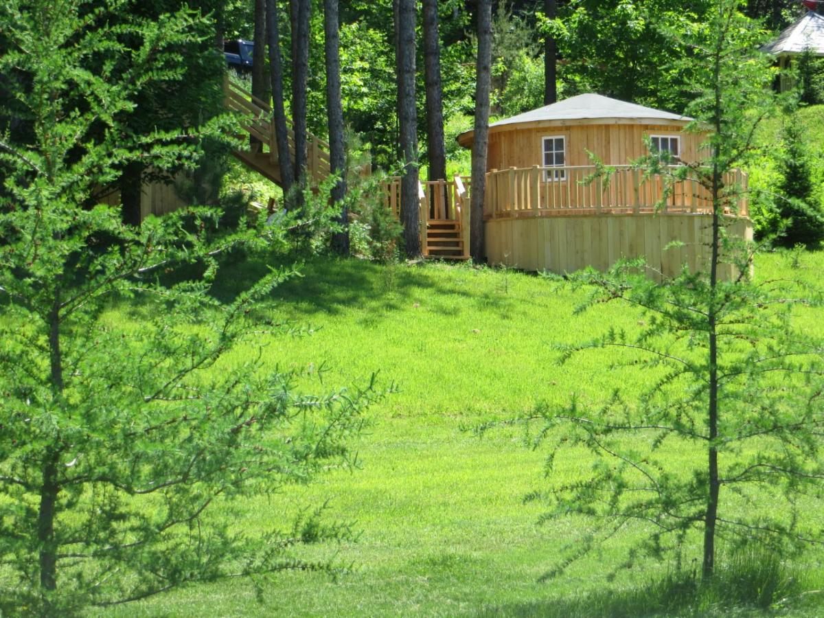 La Maison Sous Les Arbres Saint Roch de Mekinac Exterior photo